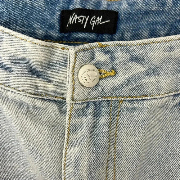 Nasty Gal Jeans Light Wash Denim Distressed Crop Raw Hem High Rise US 12 UK 14 - Picture 9 of 10